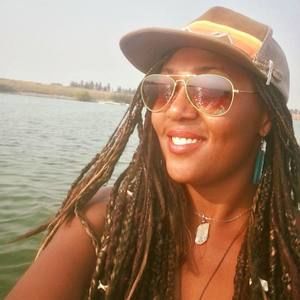 Meet your Posher, Felicia